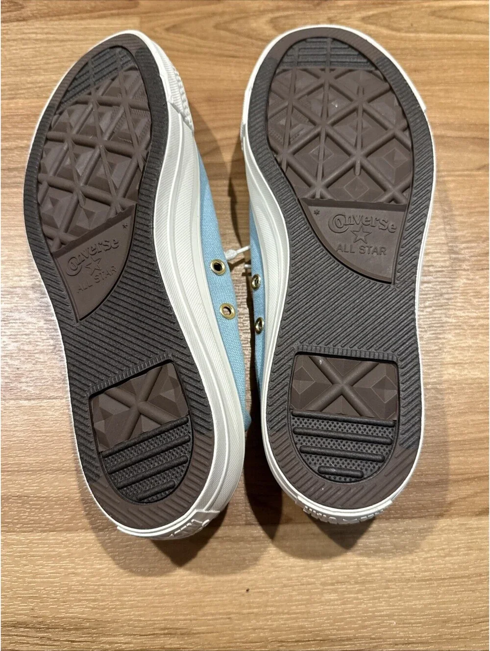 Converse brand new